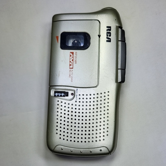 RCA RP3538R Handheld AVR Micro Cassette Recorder Player - Picture 10 of 15